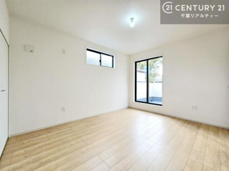 �Q�� �D���������������ޗm���́A���̖ڊo�߂��C�������ǂ������ł��ˁB���������Ԃ��������Ɖ߂������Ƃ��ł��܂��B�D�����F�����̃t���[�����O���ǂ�ȉƋ�ɂ��}�b�`���܂��I