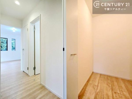 ���[ �P�K�z�[���ɃE�H�[�N�C���N���[�[�b�g�t���ł��B��������̂��m���Ȃǂ����[���Ă��������ł��ˁI���ɂ���@�������ȂǋG�ߕ��̑傫�ȉƓd�����[�ł��܂��I