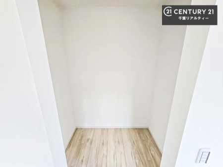 ���[ �E�H�[�N�C���N���[�[�b�g�t���ł��B��������̂��m���Ȃǂ����[���Ă��������ł��ˁI���ɂ���@�������ȂǋG�ߕ��̑傫�ȉƓd�����[�ł��܂��I