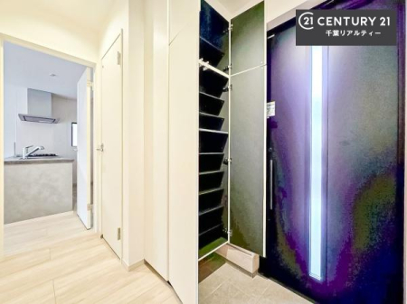 ���� �V���[�Y�{�b�N�X�t���Ȃ̂ŁA���ւ��Еt�����|�������₷���ł��I
�X�b�L���������ւŌ˂��J�����u�ԁA�������̂���S�n������Ԃ��o�}���Ă���܂��B