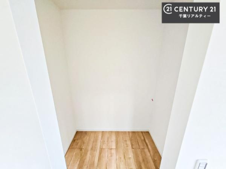 ���[ �E�H�[�N�C���N���[�[�b�g�t���ł��B��������̂��m���Ȃǂ����[���Ă��������ł��ˁI���ɂ���@�������ȂǋG�ߕ��̑傫�ȉƓd�����[�ł��܂��I