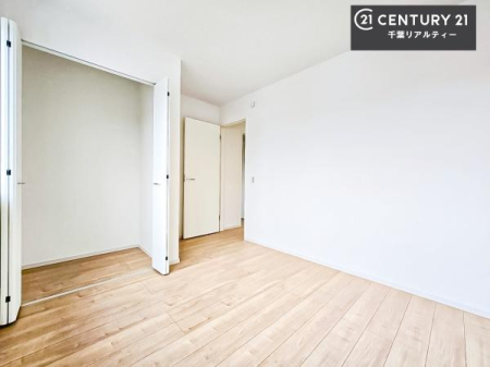 ���r���O�ȊO�̋��� ���[�X�y�[�X�����Ă��܂��I�������X�b�L�����ڂ��鎖���ł��܂��ˁB
�Ƌ��I�΂Ȃ��V���v���ȃf�U�C���ׁ̈A�Ƌ��I�΂����C�ɓ���̋�ԍ�肪�ł������ł��ˁB