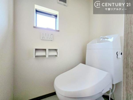 �g�C�� �������֍��ɂ��A�~��͕֍����g�����ł���̂ŗ₽���֍��ɍ��炸�ɍςފ������d�l�ł��I�V���v���ȃJ���[����Ƃ��Ă���̂ŁA������ꂪ���₷���ł��B