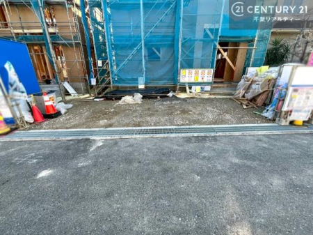 ���ԏ� ���ԃX�y�[�X��2�䕪����܂��I�Z�J���h�J�[�͂������A�o�C�N�⎩�]�ԂȂǂ��u���ꏊ�ɍ���܂���B