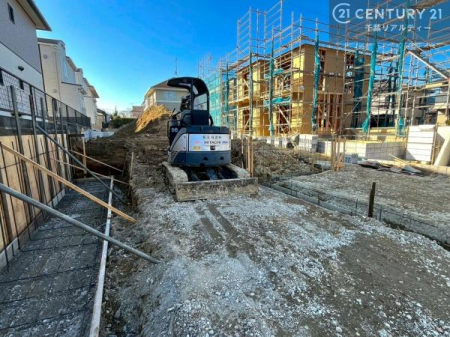 ���̑����n ���݌��z���B������͖��邭�J���I�ȃ��r���O��ŐV�ݔ��̃L�b�`���Ȃǉ��K�ȋ�Ԃ��L����܂��B�����������炱���g�V������炵�h�ւ̊��҂����܂�Z�܂��B�����������Ȃ����z���̗l�q���K���ł��B