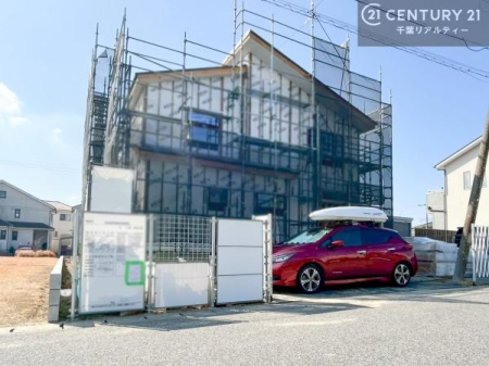 ���̑����n ���݌��z���B������͖��邭�J���I�ȃ��r���O��ŐV�ݔ��̃L�b�`���Ȃǉ��K�ȋ�Ԃ��L����܂��B�����������炱���g�V������炵�h�ւ̊��҂����܂�Z�܂��B�����������Ȃ����z���̗l�q���K���ł��B