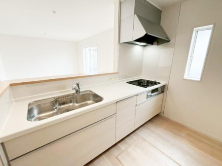 �L�b�`�� ��l�C�̑Ζʎ��V�X�e���L�b�`�����̗p���Ă��܂��I���Ƒ��̃R�~���j�P�[�V���������R�Ƒ�����݌v�ł��B
���q�l�ɂ��ڂ��͂��̂Ŋ������ł��ˁI�L�X�g���ĉ��K�ɍ�Ƃ��i�݂܂��B