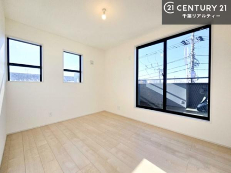 �m�� �o���R�j�[�ɖʂ��Ă���m���ł��B���邭�����肪����A���C����������ł��܂��I���N���āA�O�ɏo�Ĕw�L�т����[�ċz�����ǂ������}������邱�Ƃ��ł��܂��B