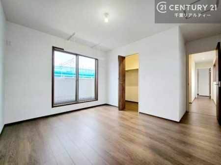 �Q�� �o���R�j�[�ɖʂ��Ă���m���ł��B���邭�����肪����A���C����������ł��܂��I���N���āA�O�ɏo�Ĕw�L�т����[�ċz�����ǂ������}������邱�Ƃ��ł��܂��B