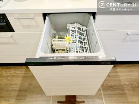 �L�b�`�� �H��@�t���̃L�b�`���ł��I�Z���������r��h�~�Ƃ��đ�ϊ��􂷂�֗��Ȏd�l�ł��I�r���g�C���Ȃ̂ŃL�b�`���̏ꏊ����炸�����X�y�[�X���L���g�����Ƃ��o���܂��I