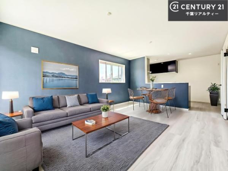 ���r���O �Ƌ��CG�p�[�X�ł��B�J�����̂���L�XLDK�I�\�t�@�[��_�C�j���O�e�[�u����u���Ă������ɂȂ�Ȃ��̂ŉ��K�ɉ߂����܂��I�R�~���j�P�[�V���������₷�����r���O�ł��I