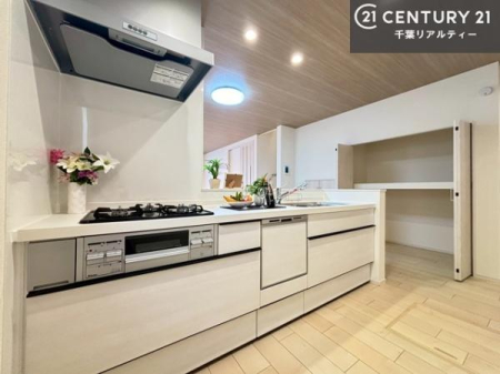 �L�b�`�� ���[�X�y�[�X���L�x�ŁA�����X�y�[�X���X�b�L���ƕЕt���Ђ�`�����p�ł��܂��I
���K�ɍ�Ƃ��ł��܂��I�����̗���������܂��I