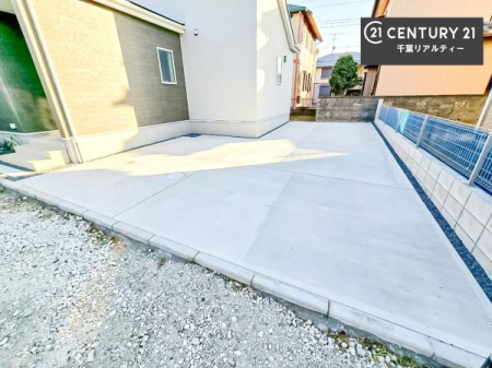 ���ԏ� ���ԃX�y�[�X��3�䕪����܂��I�Z�J���h�J�[�͂������A�o�C�N�⎩�]�ԂȂǂ��u���ꏊ�ɍ���܂���B