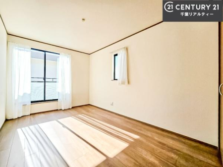 �Q�� �o���R�j�[�ɖʂ��Ă���m���ł��B���邭�����肪����A���C����������ł��܂��I���N���āA�O�ɏo�Ĕw�L�т����[�ċz�����ǂ������}������邱�Ƃ��ł��܂��B