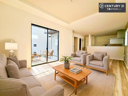 ���r���O �Ƌ��CG�p�[�X�ł��B�L�X�_�C�j���O�X�y�[�X�I������肨�H���B�΂��������y�������Ԃ��߂����܂��B���X�̔���������܂��I