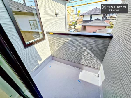 �o���R�j�[ ������̍L�X�Ƃ����o���R�j�[�́A�����Ղ�̗z�����������݁A�����󕨂��C�����悭�������܂��B�J����������A�S�n�悢���Ԃ��߂������Ԃł��B