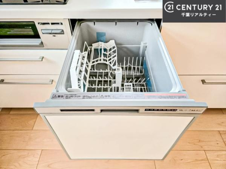 �L�b�`�� �H��@�t���̃L�b�`���ł��I�Z���������r��h�~�Ƃ��đ�ϊ��􂷂�֗��Ȏd�l�ł��I�r���g�C���Ȃ̂ŃL�b�`���̏ꏊ����炸�����X�y�[�X���L���g�����Ƃ��o���܂��I