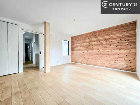 ���r���O �傫�ȑ����炽���Ղ�̗z���������閾�邢�_�C�j���O�B�J�����̂����ԂŉƑ��c���̂��났�̎��Ԃ��߂����܂��I