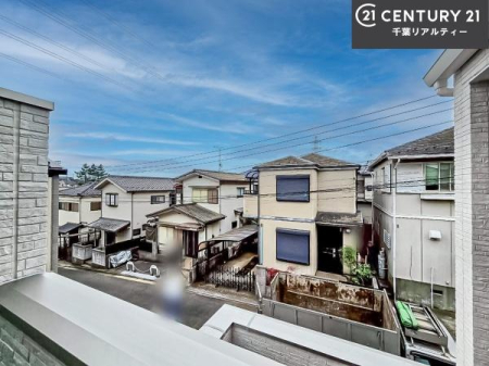 �Z�˂���̒��]�ʐ^ ������������Z��X�A���͂ɂ͍����������Ȃ��A�΂������󂪍L���J����������A
�z�����傫���Ղ��邱�Ƃ�����܂���B�C�����̗ǂ������ʂ蔲����X���݂ł��B