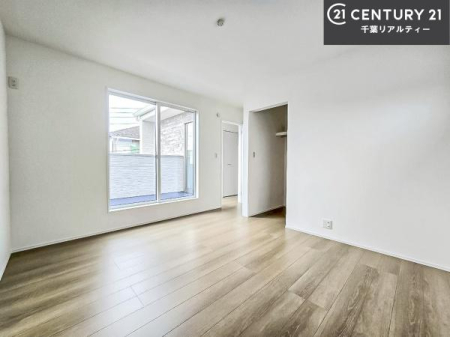 �m�� �o���R�j�[�ɖʂ��Ă���m���ł��B���邭�����肪����A���C����������ł��܂��I���N���āA�O�ɏo�Ĕw�L�т����[�ċz�����ǂ������}������邱�Ƃ��o�������ł��ˁI