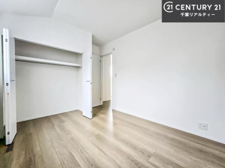 �Q�� ���[�X�y�[�X�����Ă��܂��I�������X�b�L�����ڂ��鎖���ł��܂��ˁB
�Ƌ��I�΂Ȃ��V���v���ȃf�U�C���ׁ̈A�Ƌ��I�΂����C�ɓ���̋�ԍ�肪�ł������ł��ˁB