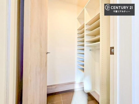 ���[ ���ւɂ́A�y�Ԏ��[�t���I�V���[�Y�C���N���[�N�̖������ʂ������֎��肪��������ƕЕt�������J�����u�ԐS�n�悢��Ԃ����o���邱�Ƃ��ł��܂��I