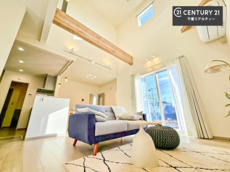 ���r���O �傫�ȑ����炽���Ղ�̗z���������閾�邢���r���O�B�J�����̂��郊�r���O�ŉƑ��c���̂��났�̎��Ԃ��߂����܂��I