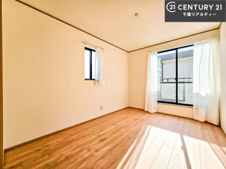 �Q�� �o���R�j�[�ɖʂ��Ă���m���ł��B���邭�����肪����A���C����������ł��܂��I���N���āA�O�ɏo�Ĕw�L�т����[�ċz�����ǂ������}������邱�Ƃ��ł��܂��B