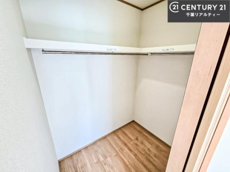 ���[ WIC�t���ŁA�m����o�b�O�A�G�߉Ɠd�܂ł����Ղ���[�\�B�o�����ꂵ�₷���������ڂ����N���N�B�����̐g�x�x���X���[�Y�ɁB��Ƃ肠���炵���������܂��B