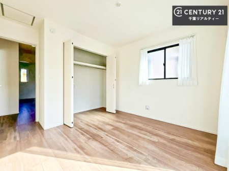 �q������ ���[�X�y�[�X�����Ă��܂��I�������X�b�L�����ڂ��鎖���ł��܂��ˁB
�Ƌ��I�΂Ȃ��V���v���ȃf�U�C���ׁ̈A�Ƌ��I�΂����C�ɓ���̋�ԍ�肪�ł������ł��ˁB