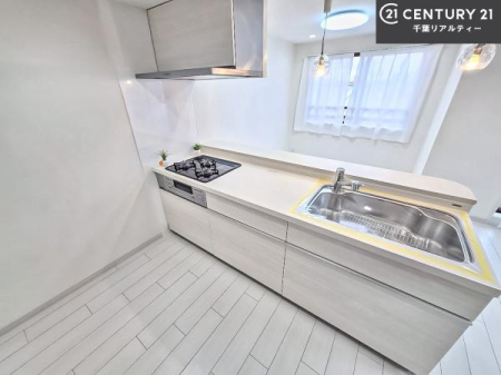 �L�b�`�� ��l�C�̑Ζʎ��V�X�e���L�b�`�����̗p���Ă��܂��I���Ƒ��̃R�~���j�P�[�V���������R�Ƒ�����݌v�ł��B
���q�l�ɂ��ڂ��͂��̂Ŋ������ł��ˁB���[�͂�����܂��I