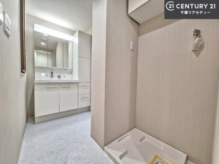 ���ʑ�E���ʏ� �g�Ȃ�𐮂�����ʏ��́A���������厖�ł��I������̐������̂��镵�͋C�����o�I�C�����悭���g�����������܂��B���[�X�y�[�X���������ł��ˁI
