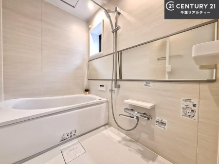 ���� �������������l�̕��͋C�̃o�X���[���́A�����o�Ă��ăo�X�^�C�����[���I
���d���撣���Ă��邲�J���ɂ��D�݂̓����̓����܂����āA�y����ł݂Ă͂������ł��傤���H
