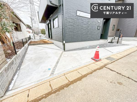 ���ԏ� ���ԃX�y�[�X��2�䕪����܂��I�Z�J���h�J�[�͂������A�o�C�N�⎩�]�ԂȂǂ��u���ꏊ�ɍ���܂���B