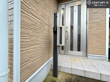 ���� ���ċA���Ă��Ă��A�������܁I�����������Ȃ�A�D�����}������Ă�����ԂɂȂ��Ă��܂��B
���邭��������錺�ւł��I