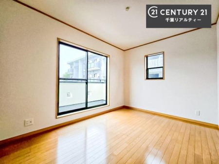 �Q�� �D���������������ޗm���́A���̖ڊo�߂��C�������ǂ������ł��ˁB���������Ԃ��������Ɖ߂������Ƃ��ł��܂��B�D�����F�����̃t���[�����O���ǂ�ȉƋ�ɂ��}�b�`���܂��I