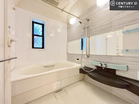 ���� �������������l�̕��͋C�̃o�X���[���́A�����o�Ă��ăo�X�^�C�����[���I
���d���撣���Ă��邲�J���ɂ��D�݂̓����̓����܂����āA�y����ł݂Ă͂������ł��傤���H