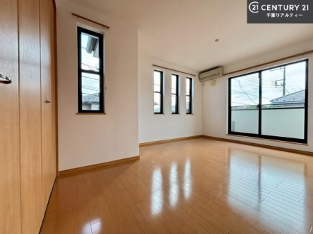 �m�� �o���R�j�[�ɖʂ��Ă���m���ł��B���邭�����肪����A���C����������ł��܂��I���N���āA�O�ɏo�Ĕw�L�т����[�ċz�����ǂ������}������邱�Ƃ��o�������ł��ˁI