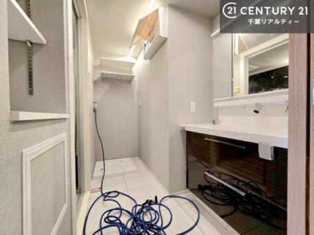 ���ʑ�E���ʏ� �O�ʋ��d�l�̐��ʏ��́A�g�����Ȃ݂����₷������I���͎��[�ɂȂ��Ă��܂��B�h���C���[�₨���ϓ����Еt������̂Ő��ʑ������X�b�L���ƌ����邱�Ƃ��o���܂��I����p���������ň��S�ł��ˁI