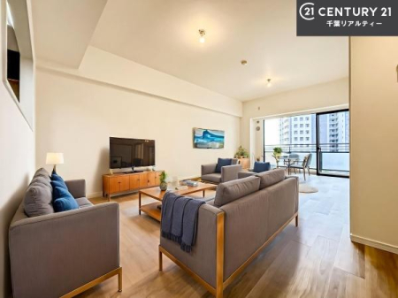 ���r���O �Ƌ��CG�p�[�X�ł��B�J�����̂���L�XLDK�I�\�t�@�[��_�C�j���O�e�[�u����u���Ă������ɂȂ�Ȃ��̂ŉ��K�ɉ߂����܂��I