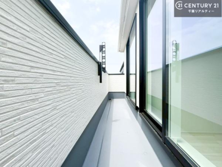 �����\�z�}(����) �z������ǍD�ȃo���R�j�[�ł��I���ꂽ���ɂ͐�������n����J���I�Ȏ��Ԃ��y���߂܂��B
��������̂����󕨂������؂�Ɋ������Ƃ��ł��܂��I�i���d�l�j