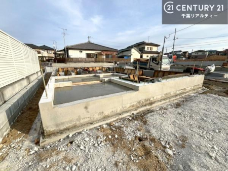 ���̑����n ���݌��z���B������͖��邭�J���I�ȃ��r���O��ŐV�ݔ��̃L�b�`���Ȃǉ��K�ȋ�Ԃ��L����܂��B�����������炱���g�V������炵�h�ւ̊��҂����܂�Z�܂��B�����������Ȃ����z���̗l�q���K���ł��B