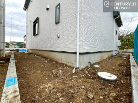 ���̑����n ���݌��z���B������͖��邭�J���I�ȃ��r���O��ŐV�ݔ��̃L�b�`���Ȃǉ��K�ȋ�Ԃ��L����܂��B�����������炱���g�V������炵�h�ւ̊��҂����܂�Z�܂��B�����������Ȃ����z���̗l�q���K���ł��B