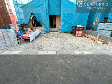 ���ԏ� ���ԃX�y�[�X��2�䕪����܂��I�Z�J���h�J�[�͂������A�o�C�N�⎩�]�ԂȂǂ��u���ꏊ�ɍ���܂���B