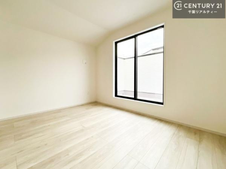 �����\�z�}(����) ���邭���ʂ��̗ǂ������ł��B�u�V���v���v�Ƀf�U�C�����ꂽ�����B���R�x�������̂ŉƋ�⃌�C�A�E�g�ł��D�݂̋�Ԃ�n��グ���܂��B�����x�A���n�ɂĂ��m�F���������B�i���d�l�j