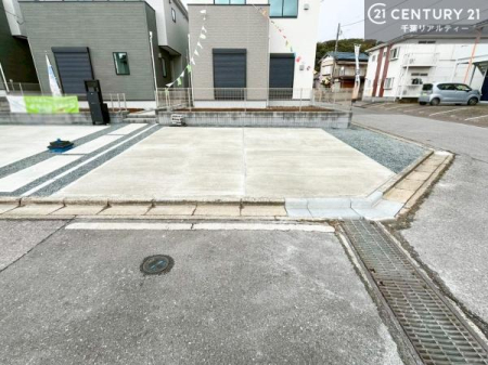 ���ԏ� ���ԃX�y�[�X��2�䕪����܂��I�Z�J���h�J�[�͂������A�o�C�N�⎩�]�ԂȂǂ��u���ꏊ�ɍ���܂���B