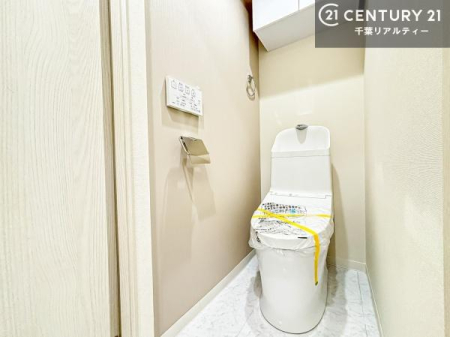 �g�C�� �������֍��ɂ��A�~��͕֍����g�����ł���̂ŗ₽���֍��ɍ��炸�ɍςފ������d�l�ł��I
�O���[�̕ǎ����������������o����A�������ȃg�C���ł��B