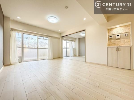 ���r���O �傫�ȑ����炽���Ղ�̗z���������閾�邢���r���O�B�J�����̂��郊�r���O�ŉƑ��c���̂��났�̎��Ԃ��߂����܂��I�����w�\�ł��I���񌻒n�ŗz������Ȃǂ��̊����������܂��I