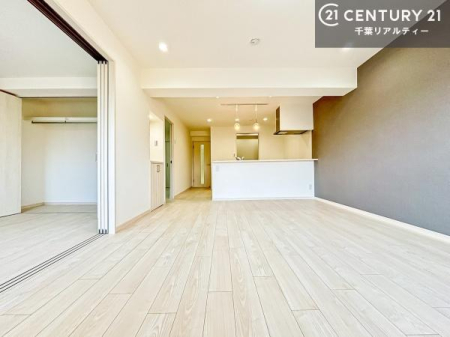 ���r���O �S�n�ǂ����r���O�͉Ƒ������R�ƏW�܂�܂��B�Ƒ��c�R�̎��Ԃ����������ł��B���Ƒ��ƁA����w�[���������Ԃ��߂��������ł��ˁB