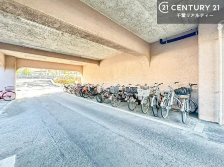 ���̑����p�� ���p�����E���֏�ł��B
�ڂ����󂫏󋵂Ɋւ��Ă͂��C�y�ɂ��₢���킹���������I